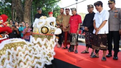 Wawali Arya Wibawa Hadiri Karnaval Pancasila dan Pentas Budaya Nusantara di Denpasar