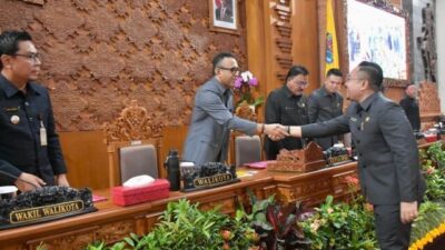 seluruh fraksi dprd kota denpasar setujui penetapan ranperda pertanggung jawaban apbd ta. 2024, serta perubahan kua dan ppas ta. 2025