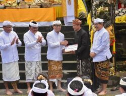 Pemkot Denpasar Ngaturang Bhakti Penganyar di Pura Mandhara Giri Semeru Agung