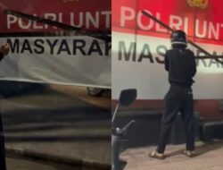 Imbas Aksi Polisi di Jakarta, Spanduk ‘Polri Untuk Masyarakat’ Dicoret Silang Hitam di Singaraja