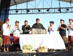 Sekda Alit Wiradana Buka Parade Gong Kebyar Anak-anak di Desa Dauh Puri Kauh