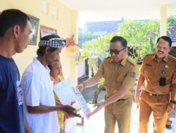 Walikota Jaya Negara Serahkan 17 Rumah Layak Huni