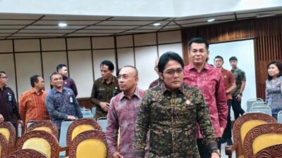 dprd bali paripurna1