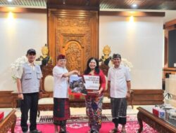 Gotong Royong OJK Bersama FKLJK Provinsi Bali Serahkan Donasi Terdampak Banjir