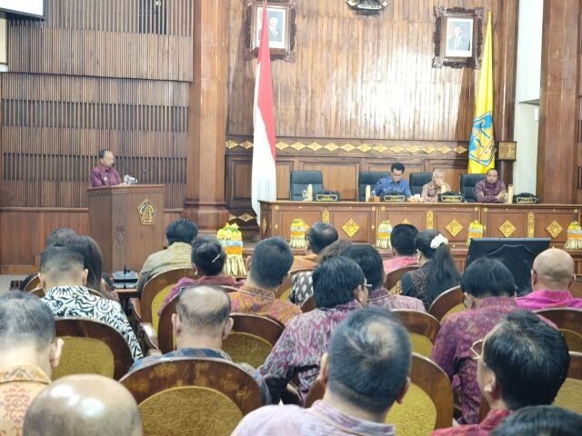 rapat paripurna2.1
