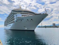 MV The World Bermalam di Celukan Bawang, Wisatawan Nikmati Pesona Bali Utara