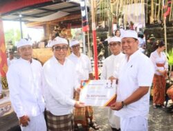 Wali Kota Jaya Negara Hadiri Puncak Karya Ngeratep Sesuhunan Banjar Belaluan Sadmerta