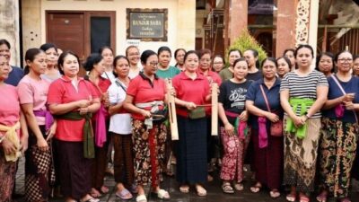 Implementasi 10 Program Pokok PKK dan 6 SPM Posyandu Berbasis Kearifan Lokal