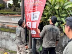Satpol PP Kota Denpasar Tertibkan Media Promosi di Fasilitas Umum