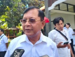 Contohkan Efisiensi, Wakil Ketua DPRD Buleleng Kembalikan Seluruh Kendaraan Dinas