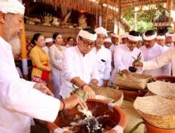 Wawali Arya Wibawa Hadiri Karya Pedudusan Alit Pura Desa Lan Bale Agung Desa Adat Penyaringan Sanur