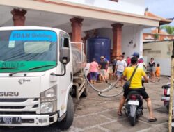 Perumda Tirta Hita Kerahkan 11 Tangki Air Bersih untuk Warga Terdampak Banjir di Banjar