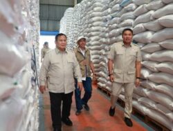 Sidak ke Gudang BULOG, Presiden Tegaskan Negara Hadir untuk Rakyat