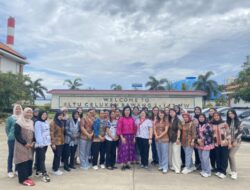Peringati Hari Kartini, Srikandi PLTU Celukanbawang Tampil Anggun Berbalut Batik