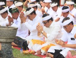 Pemkot Denpasar Gelar Persembahyangan Rahina Suci Tumpek Landep