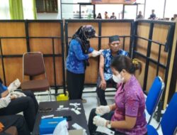 109 CJH Buleleng Jalani Vaksinasi Wajib, 24 Jemaah Tambahan Disuntik Vaksin Covid