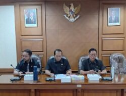 Bahas Raperda Pencabutan Perda Tentang Penyelenggaraan Administrasi Kependudukan, Rai Wirata Pimpin Rapat Pansus.