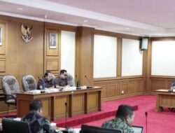 Rai Wirata Pimpin Rapat Pansus Pencabutan Perda Administrasi Kependudukan, Sinkronkan Regulasi dengan Aturan Terbaru