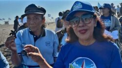 Lepas Ratusan Tukik di Pantai Lembeng, Tutik Ajak Masyarakat Jaga Ekosistem Laut