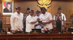 Bupati Adi Arnawa Sampaikan Raperda Perubahan APBD 2026