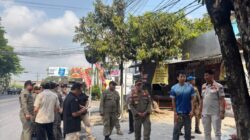 Pemkab Badung Tertibkan Enam Warung Kumuh di Jalan Gatot Subroto Barat