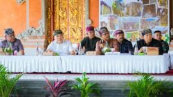 DPRD Badung Dampingi Wakil Bupati Badung Serahkan Ratusan Bantuan Perumahan dan Disabilitas