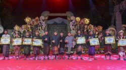 Parade Kesenian Tradisional Denpasar Tetapkan Delapan Sekehe Berpenampilan Terbaik