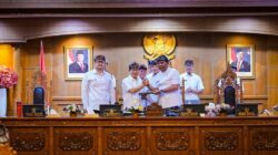 Bupati Adi Arnawa Sampaikan Penjelasan APBD 2027 dan Tiga Raperda Strategis